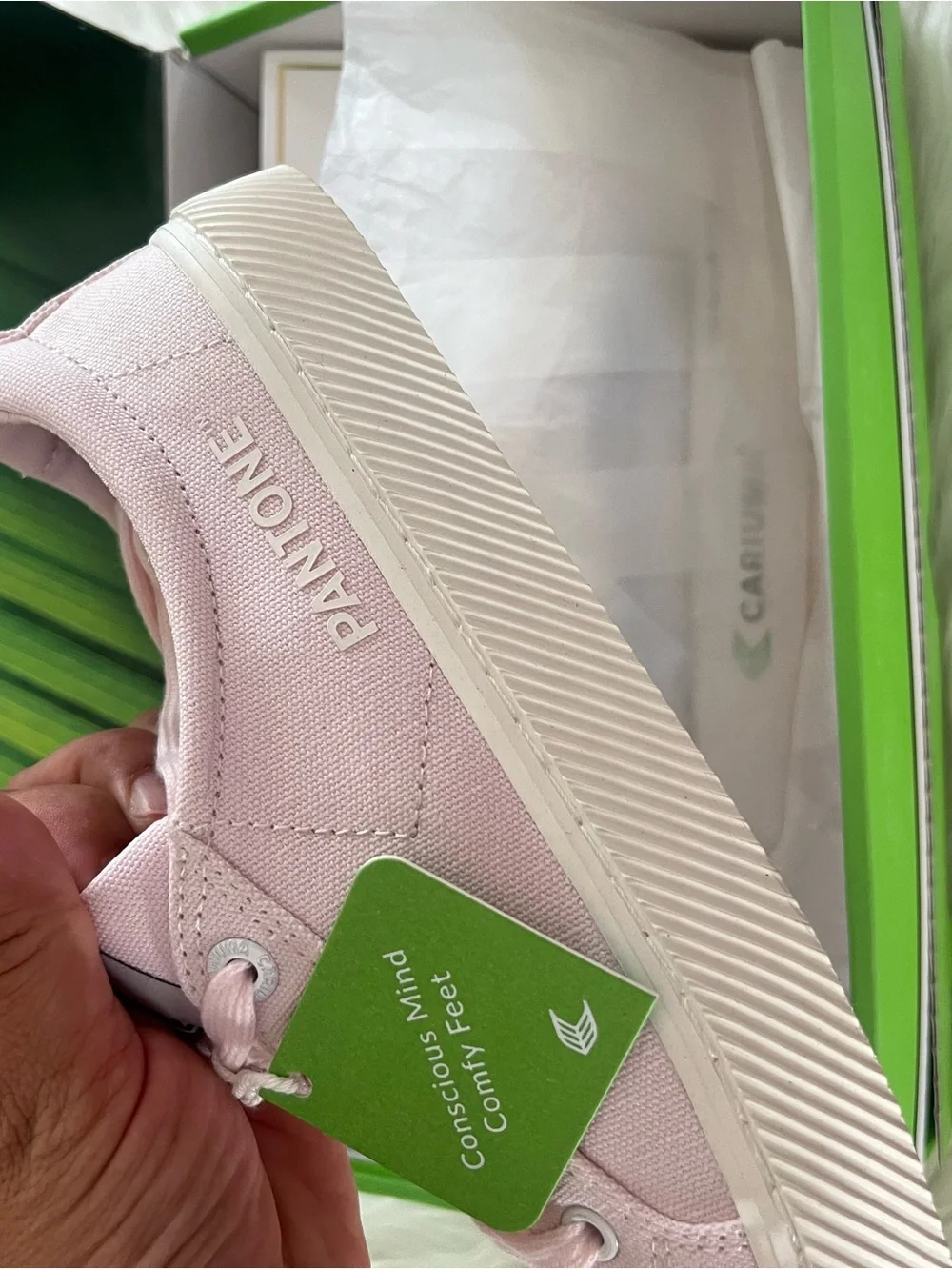 Cariuma Women’s Low-Top Canvas Sneakers - Light Pink & White